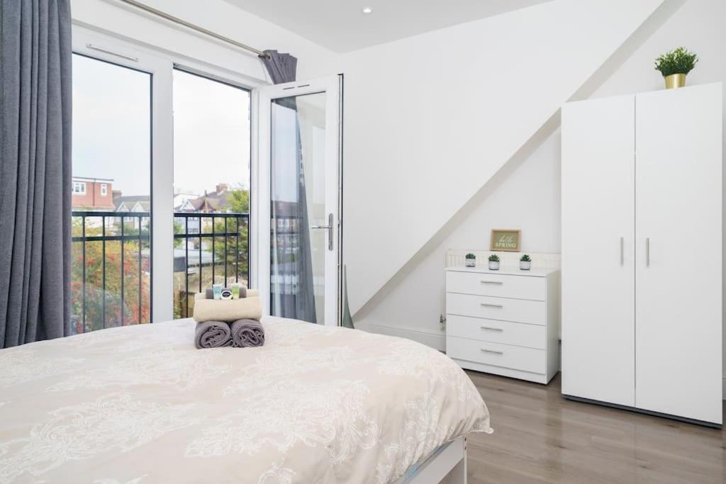 Beautiful 4 Bed Immaculate Condition Refurbished Property ラムフォード エクステリア 写真
