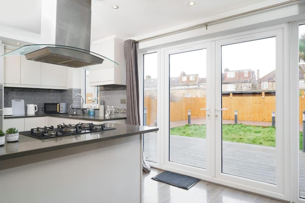 Beautiful 4 Bed Immaculate Condition Refurbished Property ラムフォード エクステリア 写真