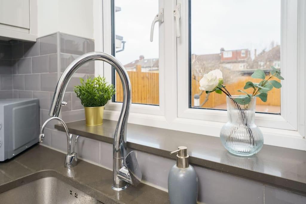 Beautiful 4 Bed Immaculate Condition Refurbished Property ラムフォード エクステリア 写真