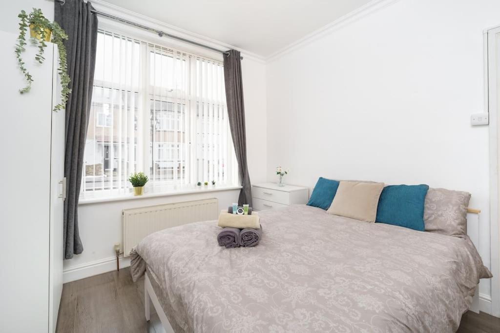 Beautiful 4 Bed Immaculate Condition Refurbished Property ラムフォード エクステリア 写真
